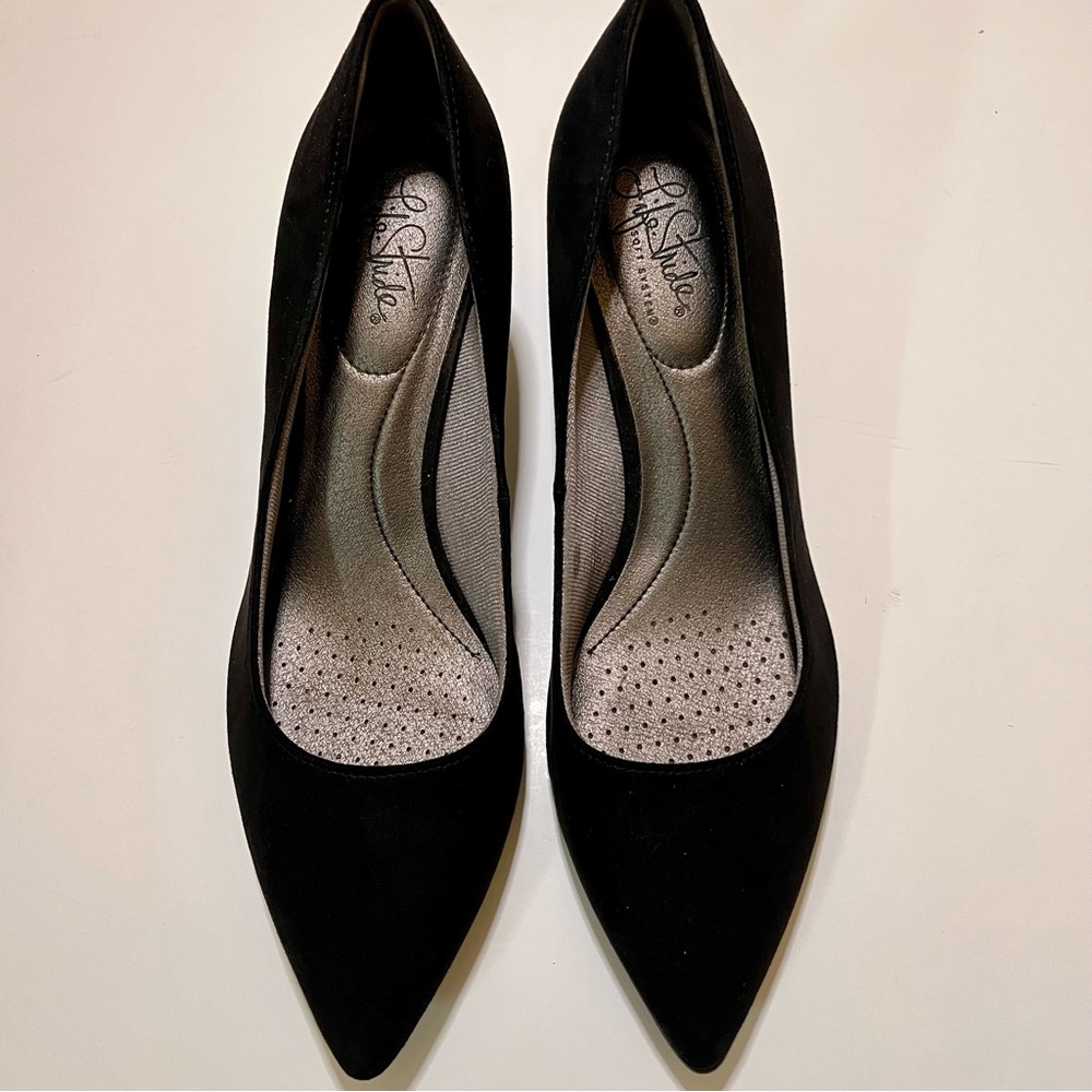 Life Stride Black Pointed Toe Heels - Classic Women's Pumps